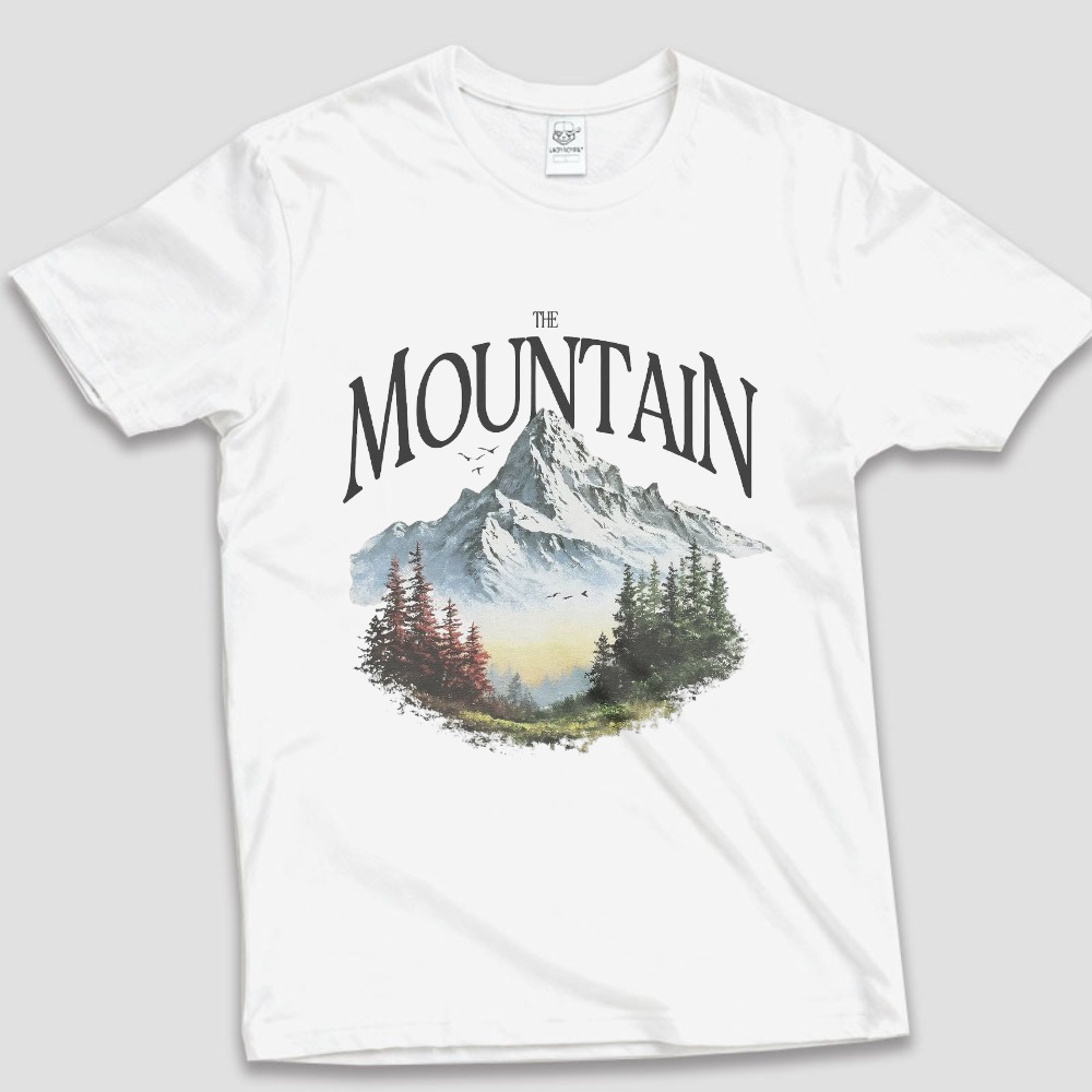 The Mountain Graphic Tee Snow  - Outdoor Adventure Enthusiast recension och pris