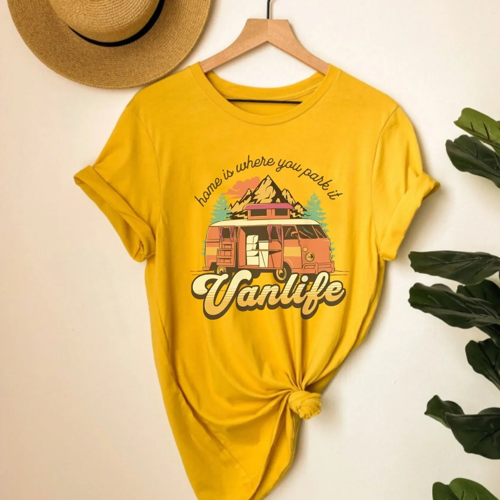Vanlife T Shirt Van Camping Ad - Outdoor Adventure Girl recension och pris